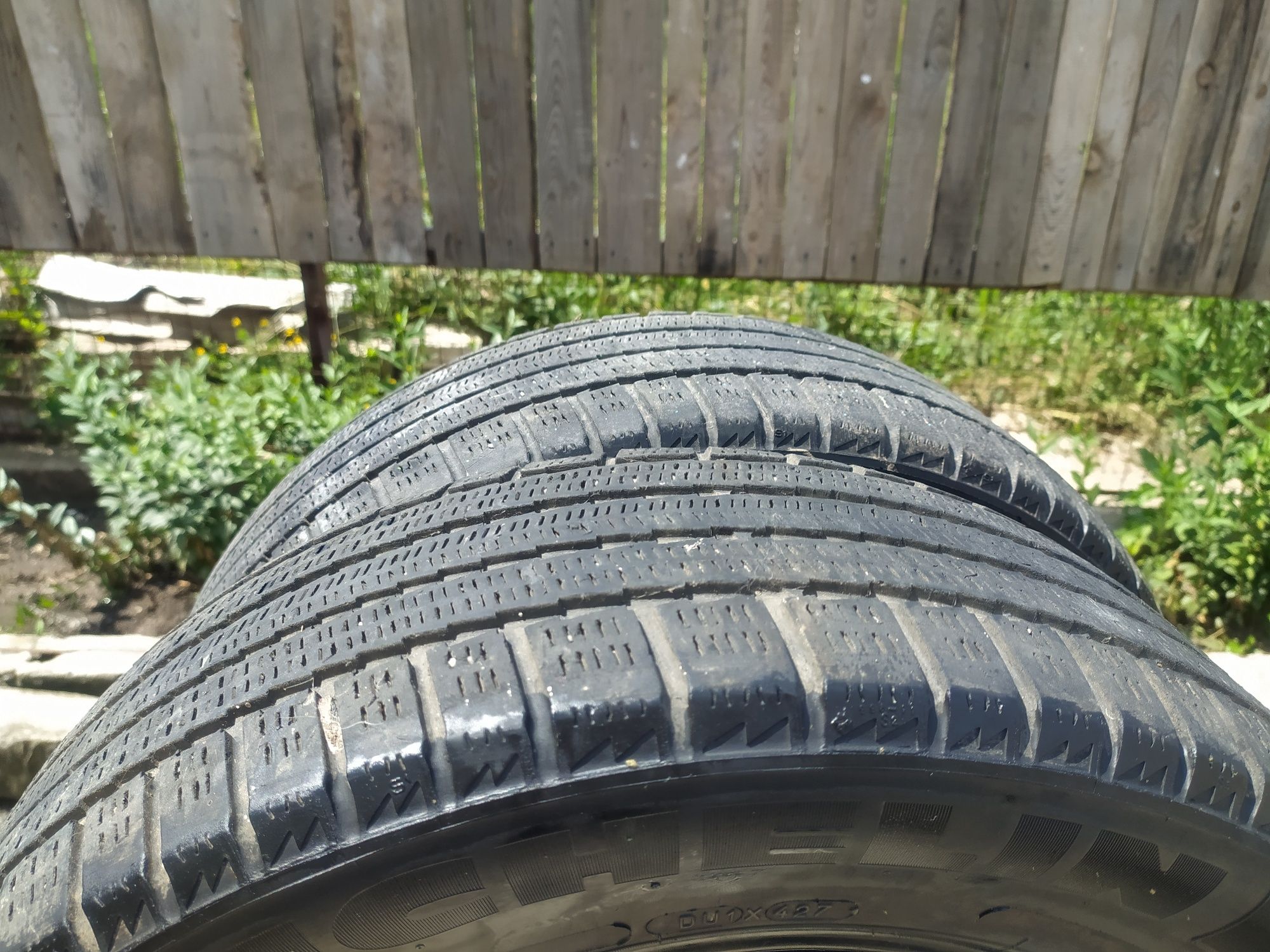 Продам пару резины Michelin 185/65 r15