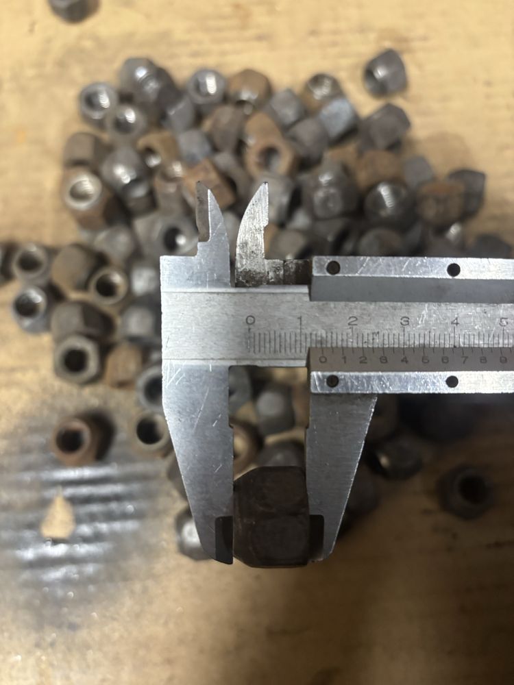 Nakretki do felg stalowych FORD VOLVO M12x1,5 sruby focus mondeo