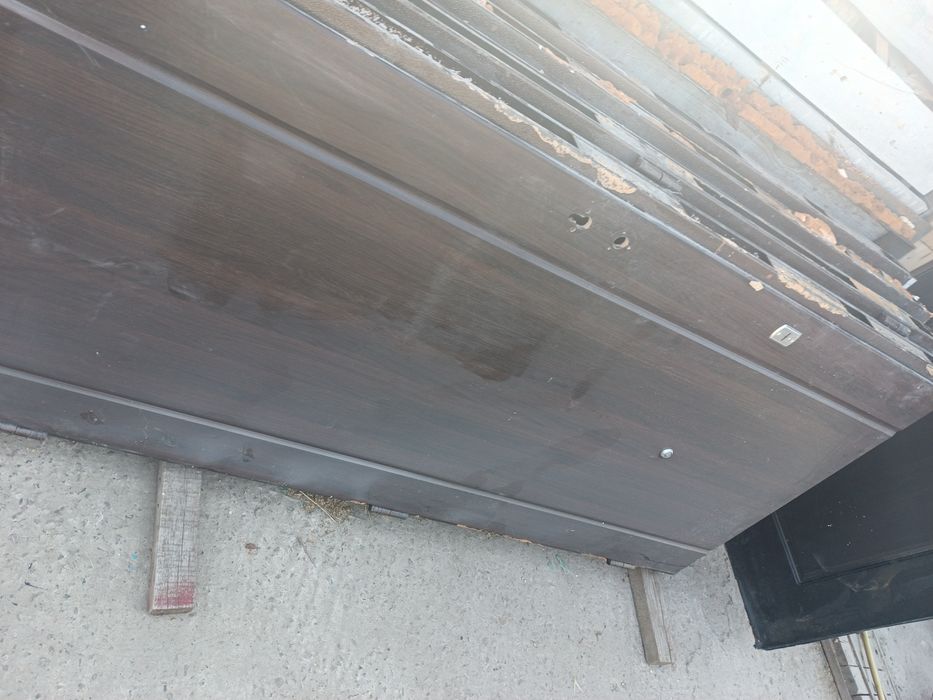 Продам вхідні металеві двері