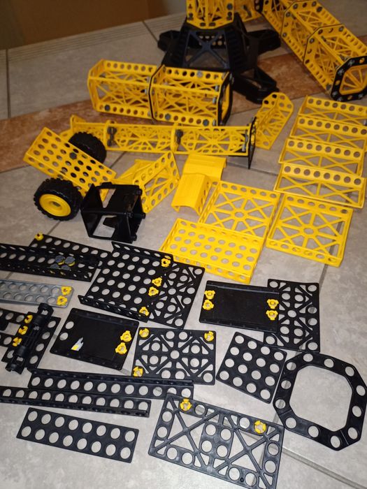 Dźwig żuraw budowlany zabawka do skręcania