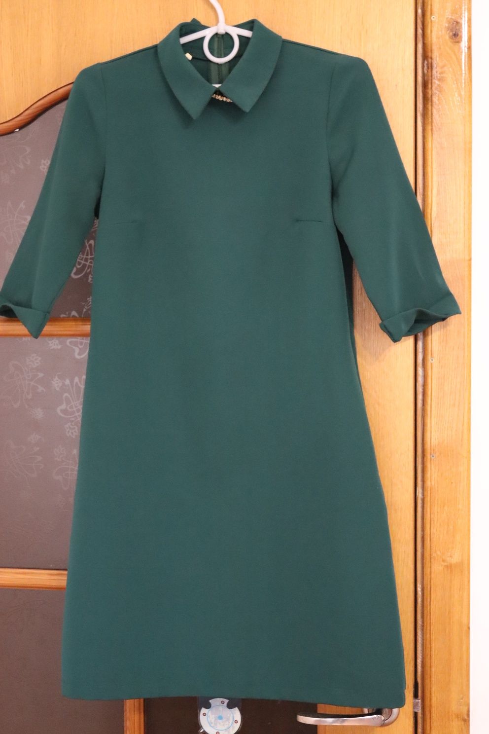 Офіційна сукня зеленого кольору 42 розмір