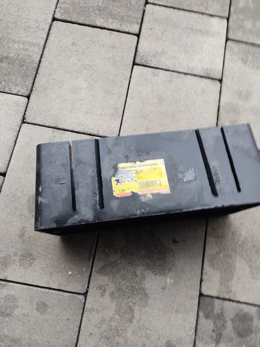 Przyrżnia,Skrzynia uciosowa Toya