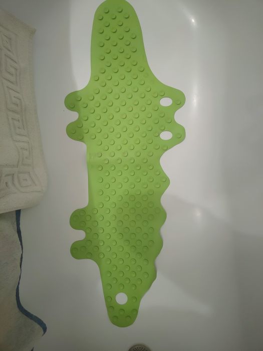 Коврик в ванную на присосках силиконовый Крокодил