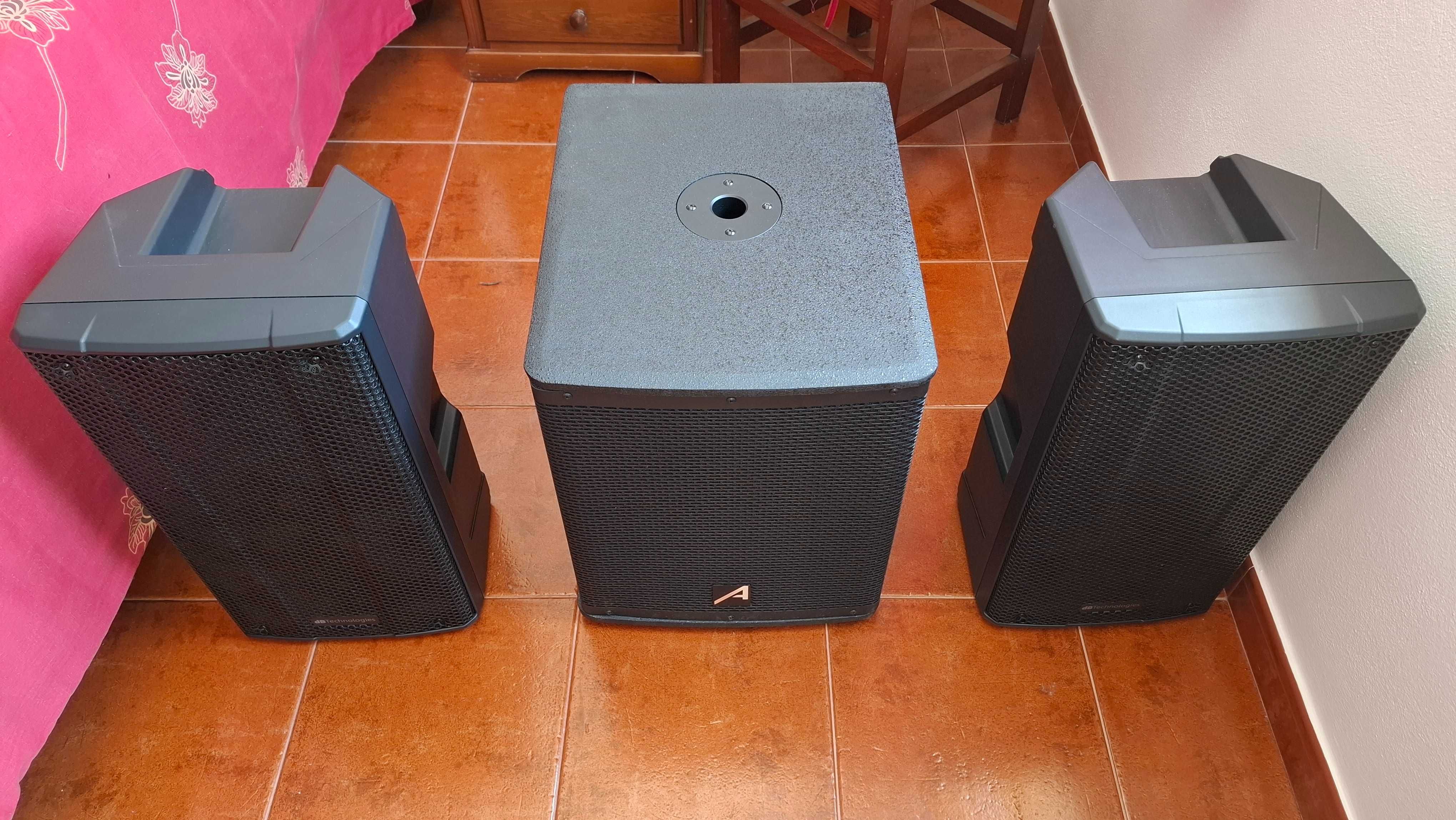 Grave Audibax 12" + Colunas db Technologies Hype 10"