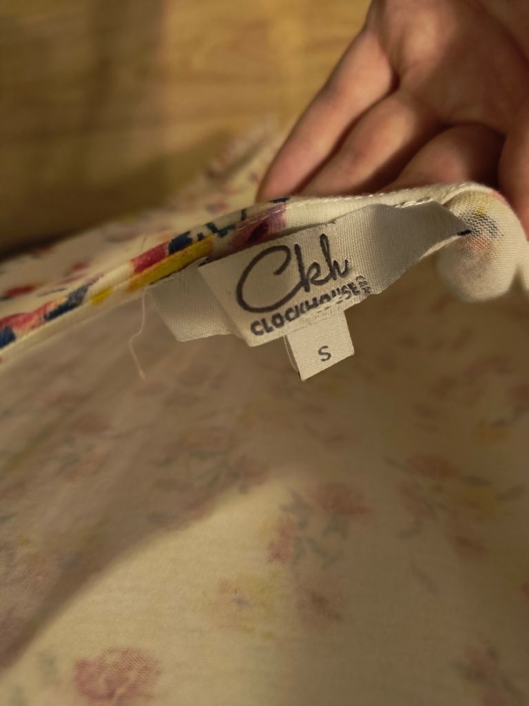 Sukienka w kwiaty odkryte plecy bez rękawów Clockhouse