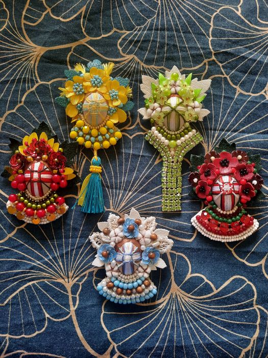 Брошка  Лялька-мотанка