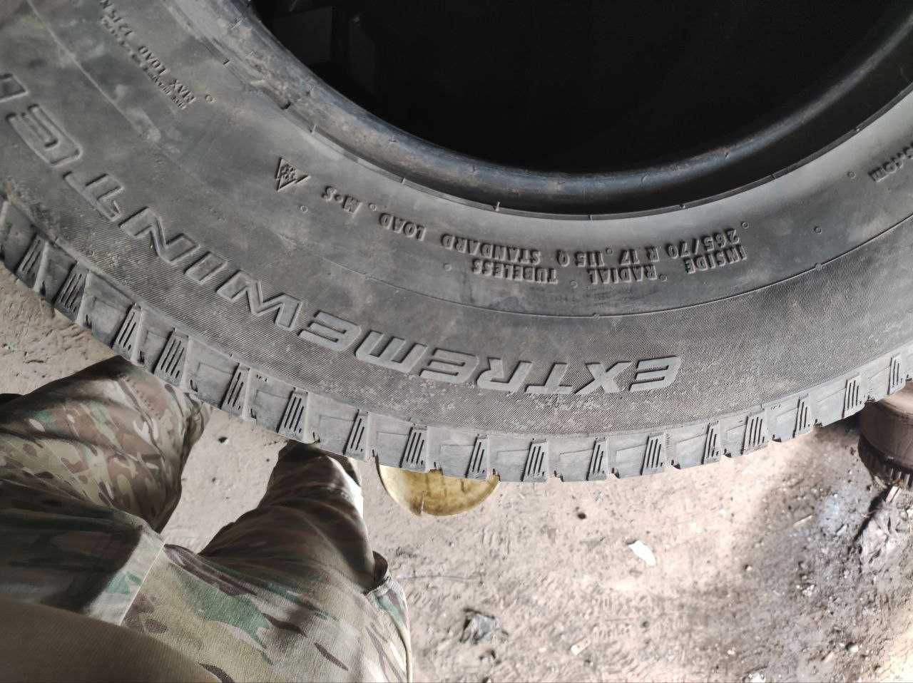 Продам резину Continental extreme winter contact 265/70 r17 для джипа