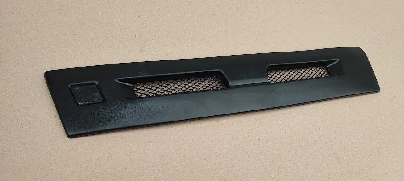 Накладка ноздри в передний бампер с сеткой Mitsubishi Lancer X 2007