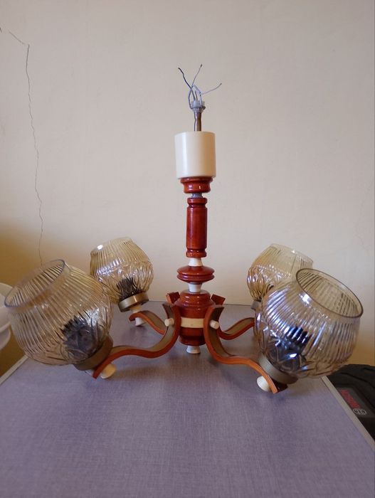 Люстра з 4 плафонами