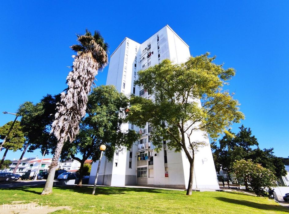 T2 com Vista Única para o Cristo Rei – Miratejo