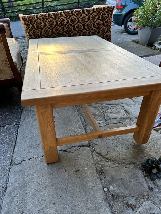 Drewniany stół skandynawski