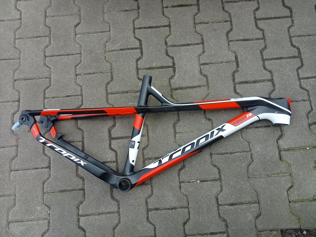 Nowa rama carbonowa tropix pod koła 27,5 cała,17 cali