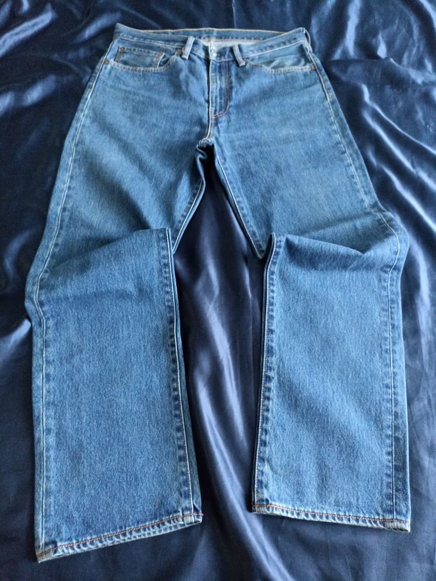 Джинсы Levis  34/32 размер L
