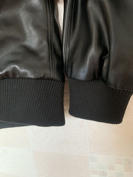 Курточка кожаная