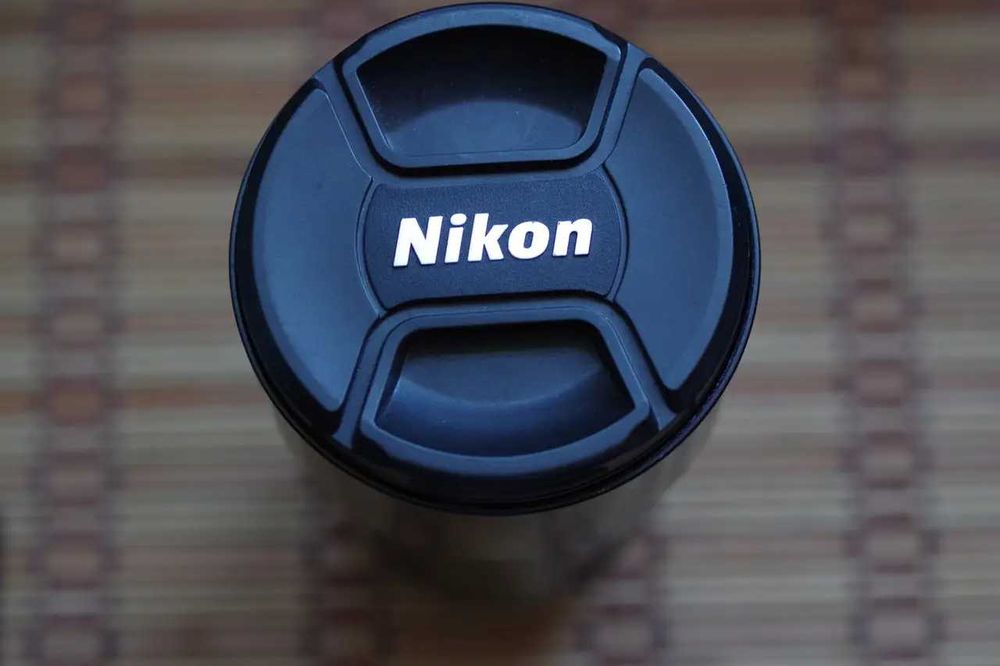 Объектив Nikon 180mm 1:2.8 ED AF Nikkor (IF MKII)  с крышками