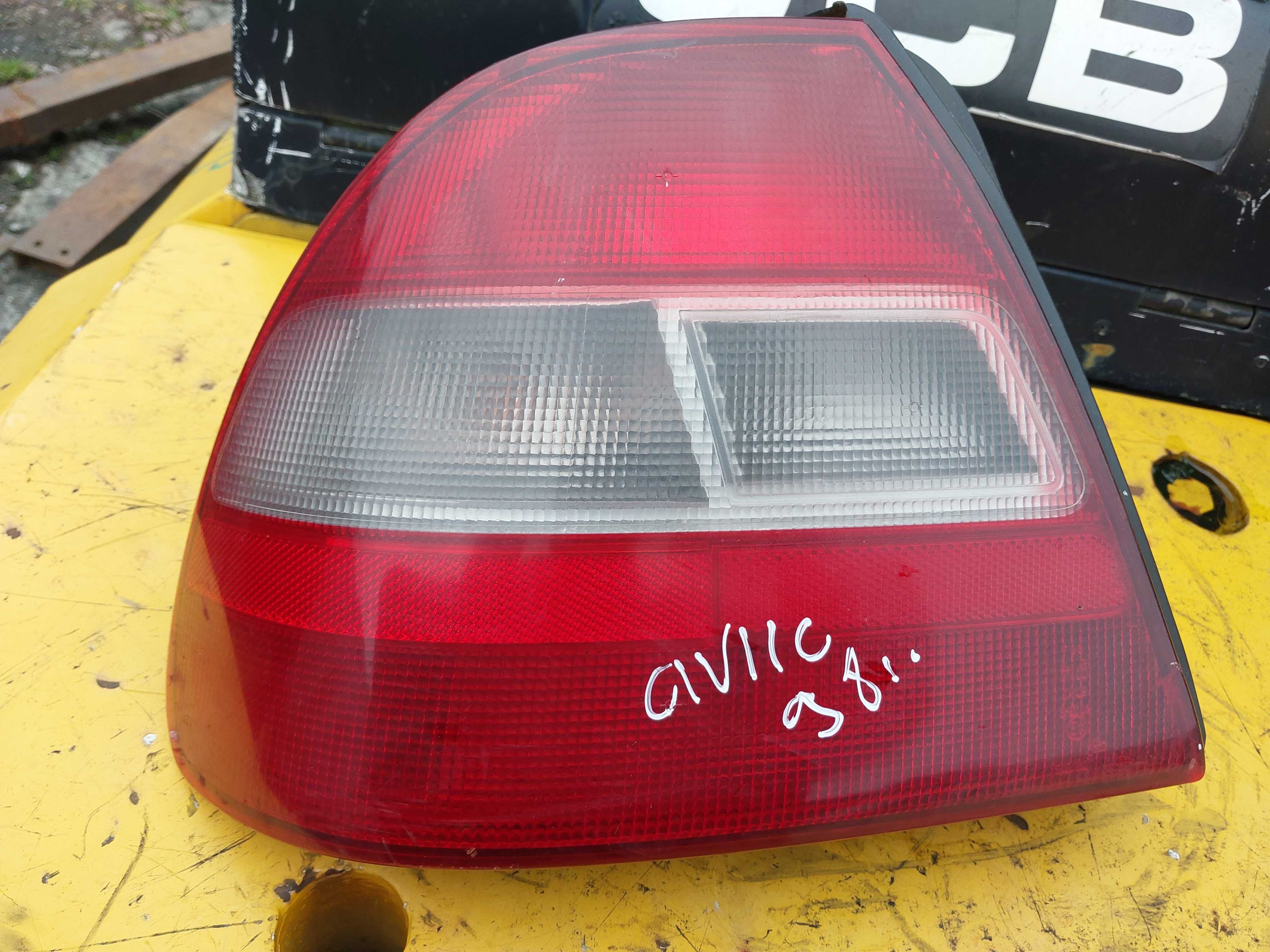 Lampa tyl lewa honda civic VI 5rzwi 1999r