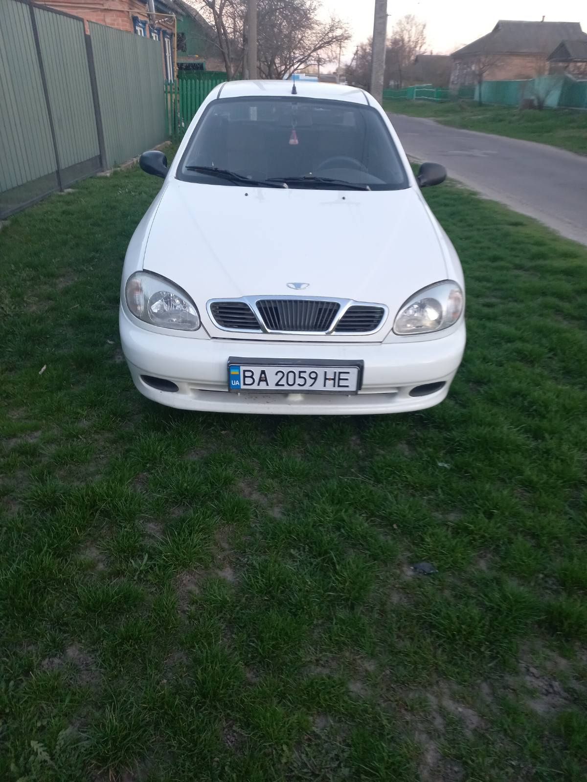 Автомобиль Daewoo lanos