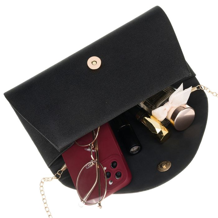 brokatowa kopertówka damska wykonana z tkaniny syntetycznej w czarnym