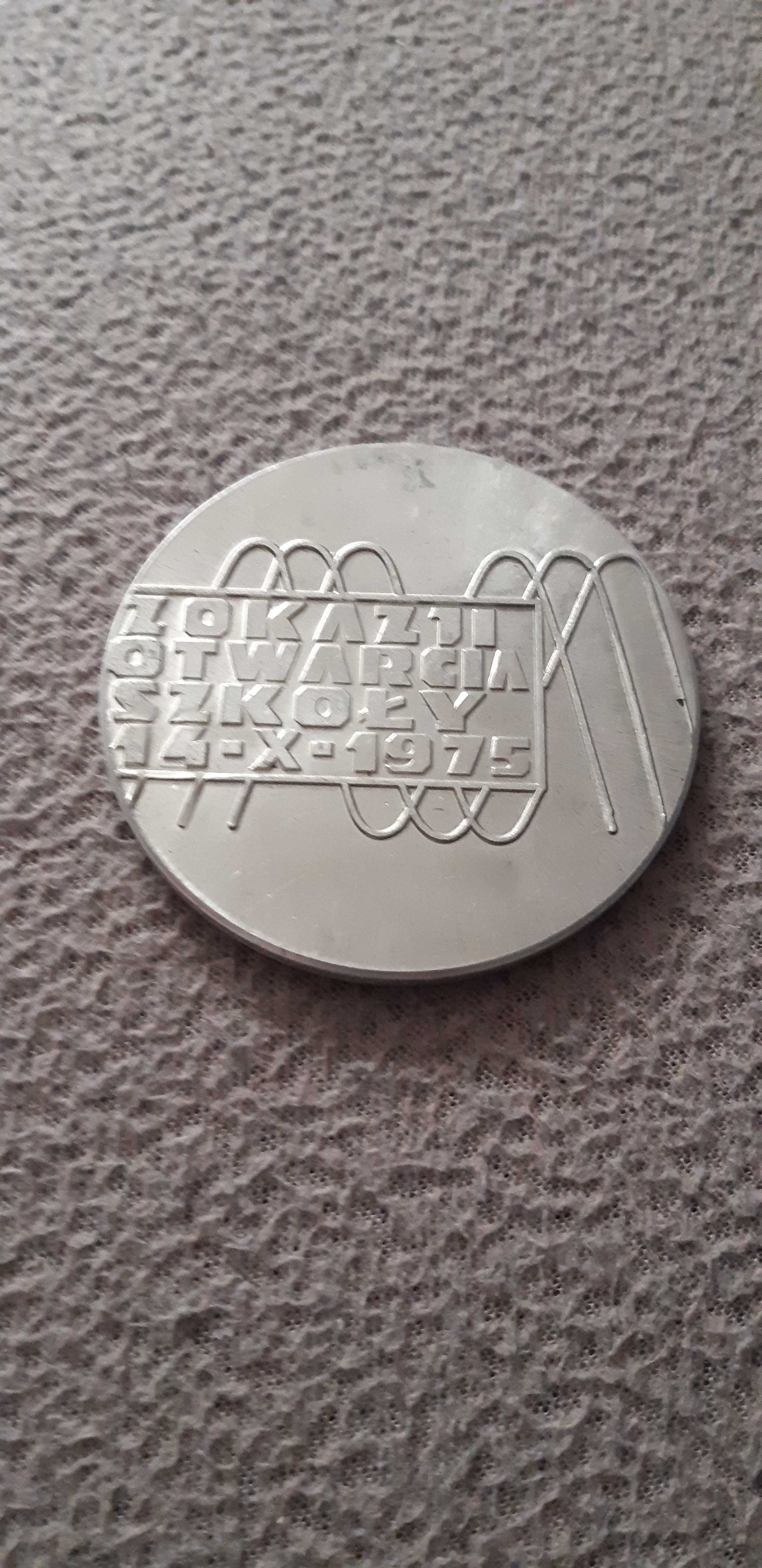 medal z okazjo otwarcia Zespołu Szkół Elektrycznych Kielce 1975