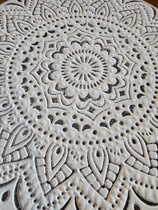 Ażurowy stojak stolik na kwiaty dekoracyjny do salonu wystrój boho