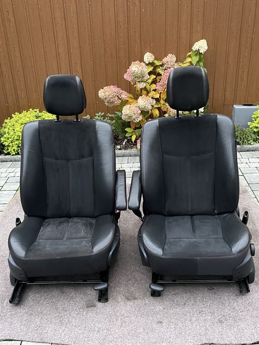 Espace IV Czerwona Nic  Alkantara