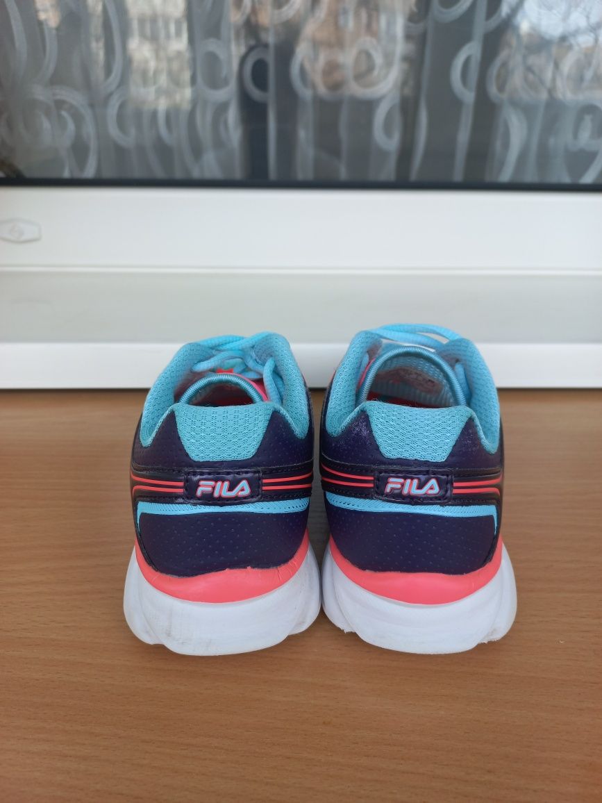 Кроссовки"Fila" 32р.