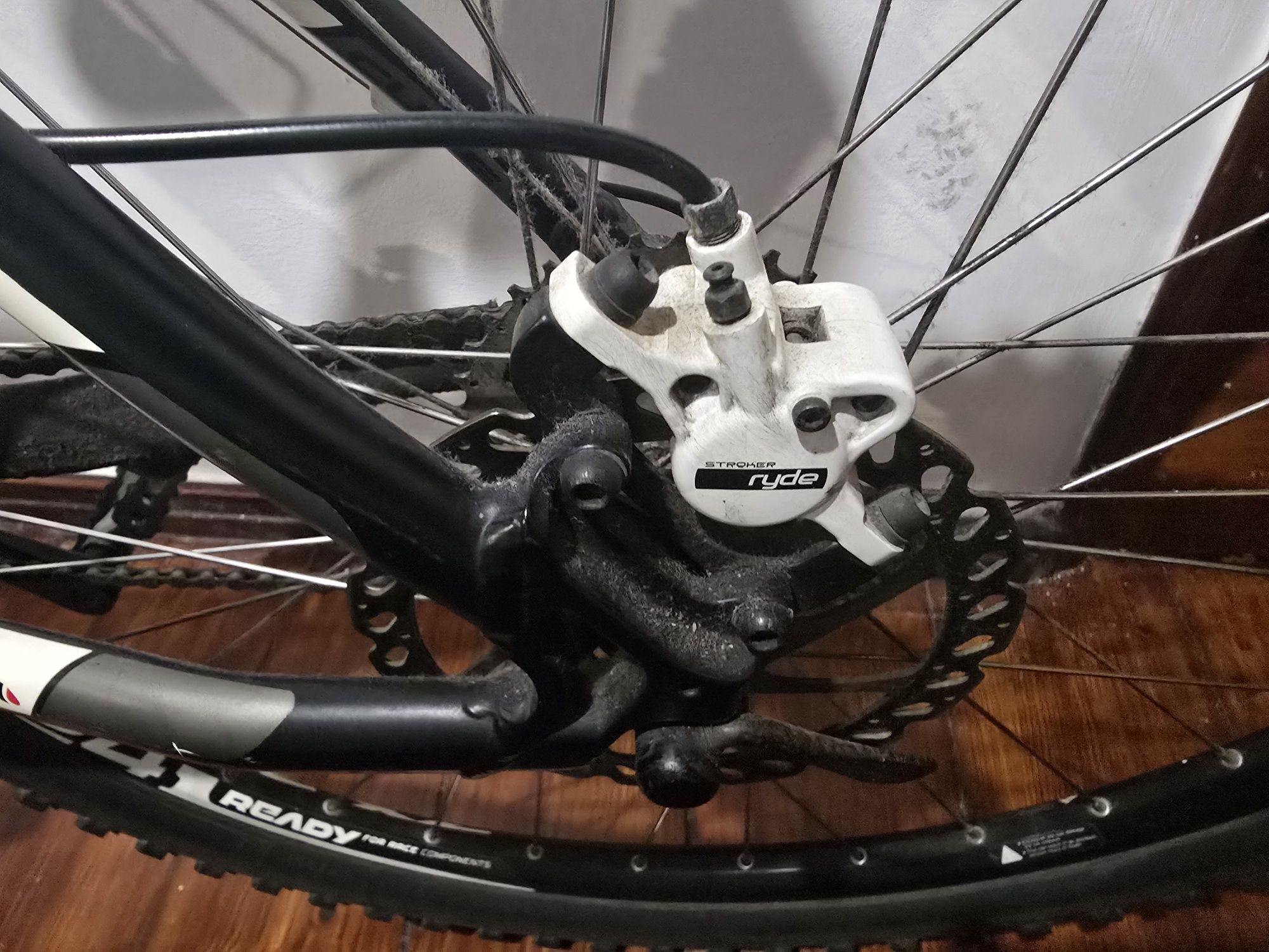 Bicicleta Cube Attention 26"