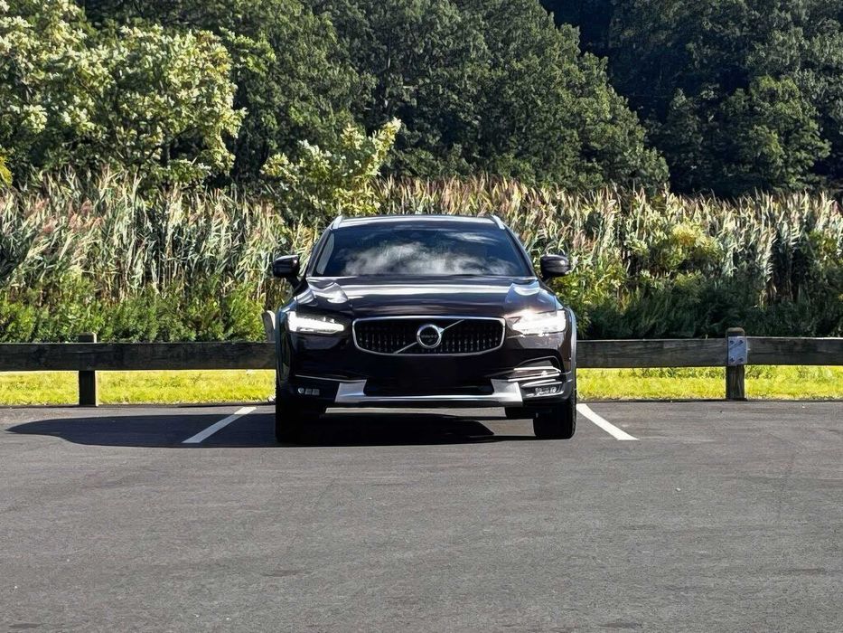 Volvo V90 Cross Country T5      2019