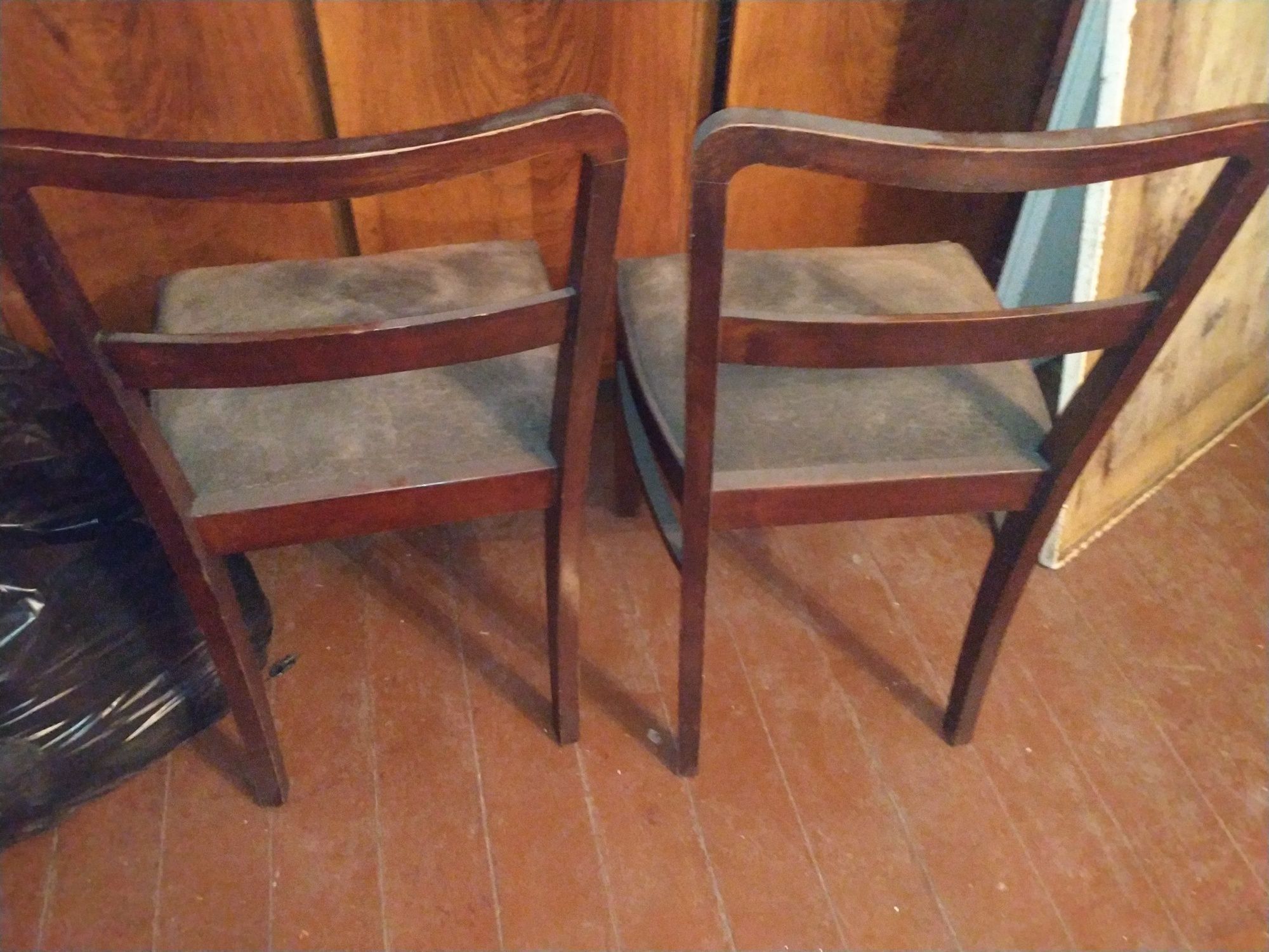 Stare drewniane sprężynowe krzesło zabytek