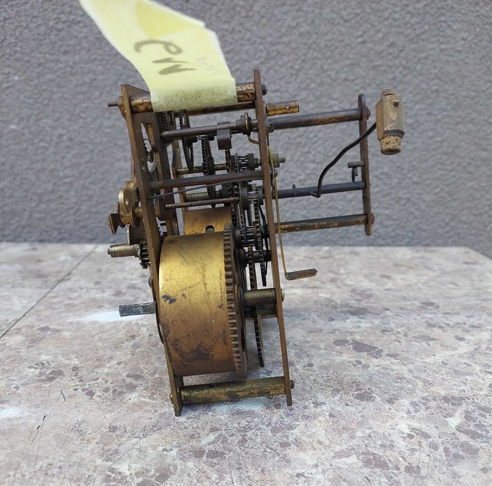 611 Mechanizm starego zegara ściennego Junghans B26 sprawny zabrudzony