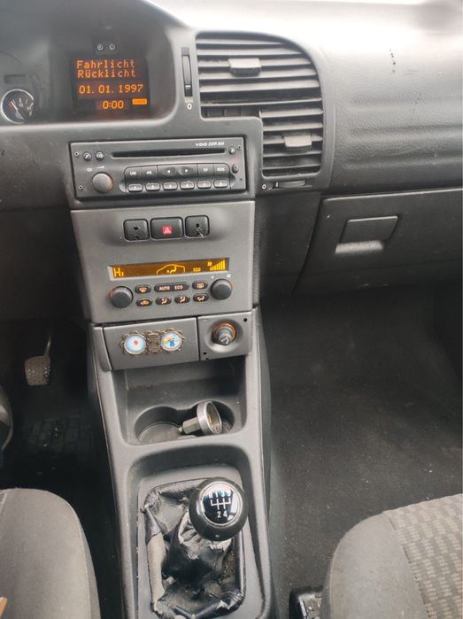 Opel Zafira 1.6 LPG 7 osobowa sprawny ważne O.C 2003 rok minivan