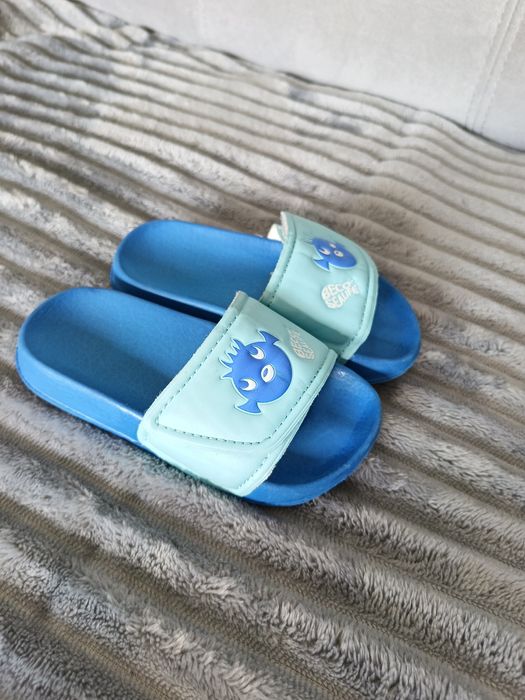 Klapki dziecięce rozmiar 24 stan bardzo dobry