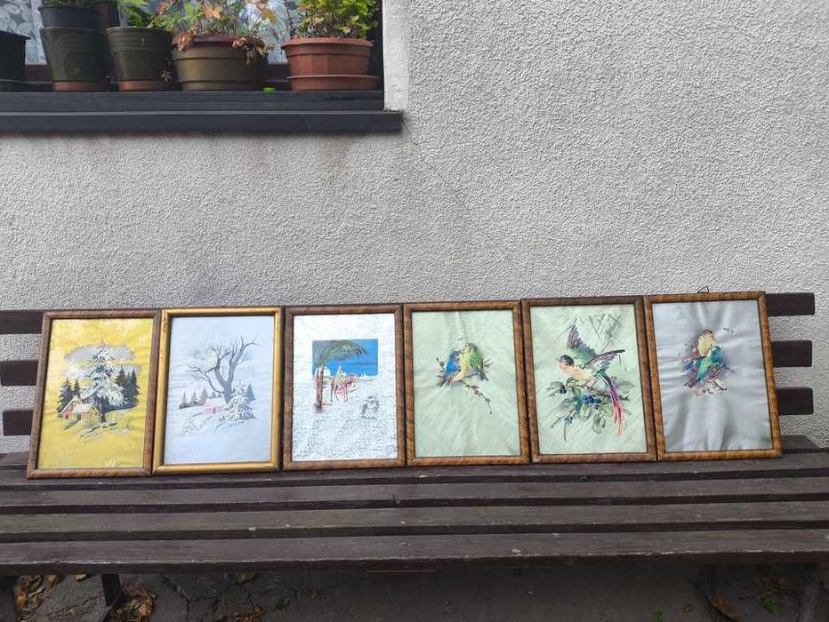 obrazy na papierze w ramie z szybą