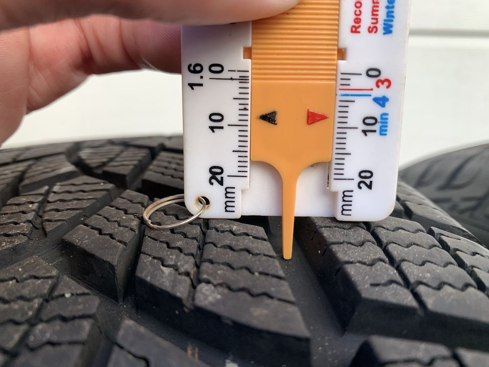 235/65/17 5x108 Volvo Ford GoodYear Ultragrip Performance+ Jak nowe