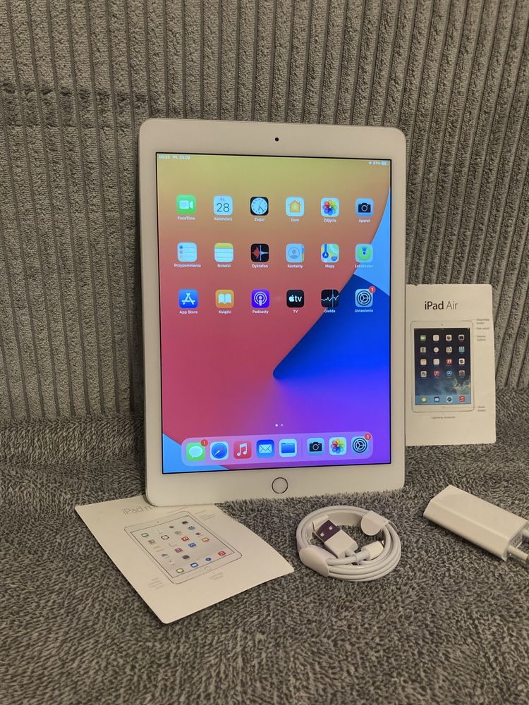 Tablet apple ipad air 2 - dobry stan , ladowarka w komplecie