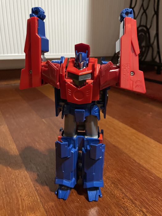 Zabawka samochód lub robot