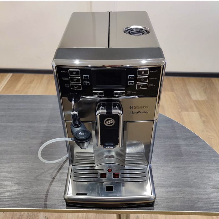 Maquina de cafe com moinho