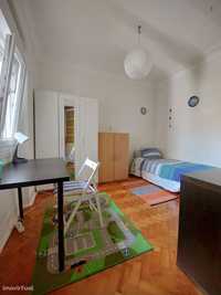11655 - Quarto com cama de solteiro em apartamento com 5 quartos
