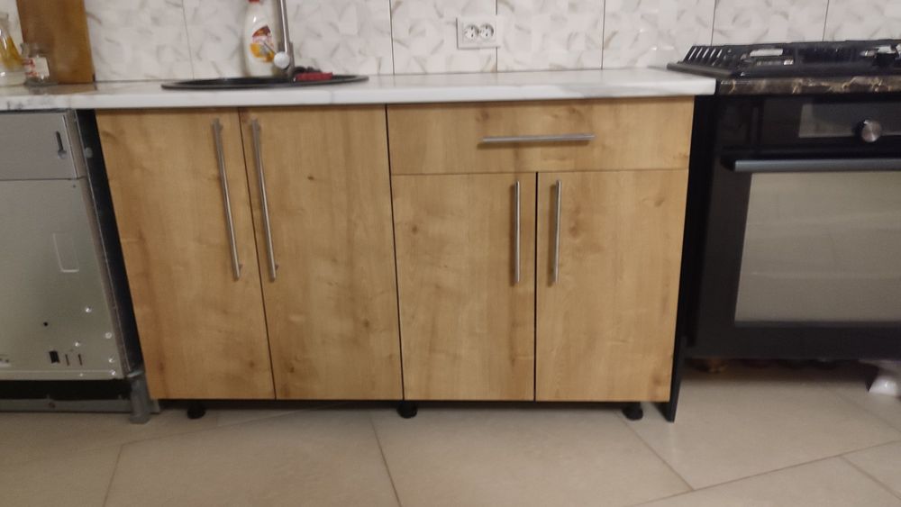 Продам кухонні меблі