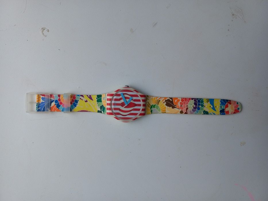 Оригінальний вінтажний  годинник swatch
