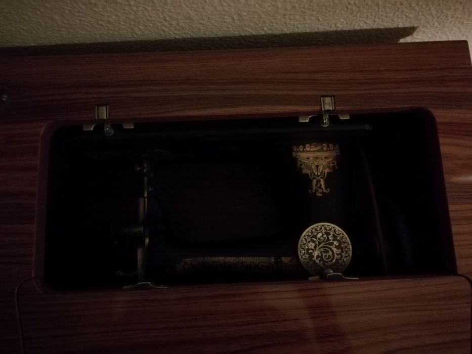 Máquina de costura Singer Antiga