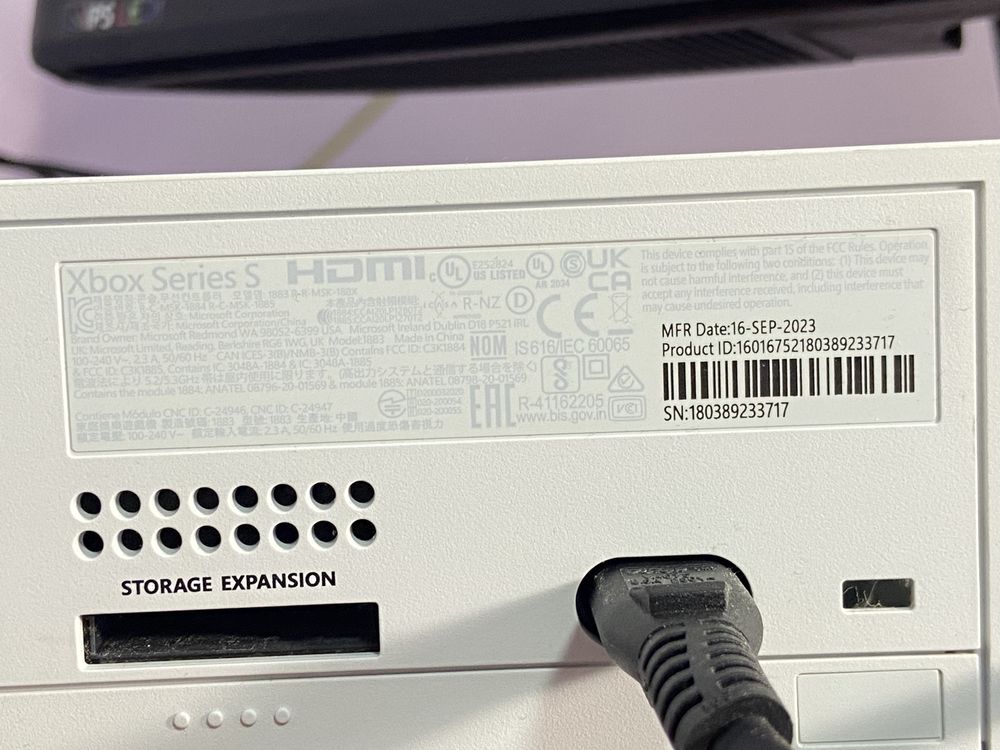 Продам Xbox Series S 512 gb