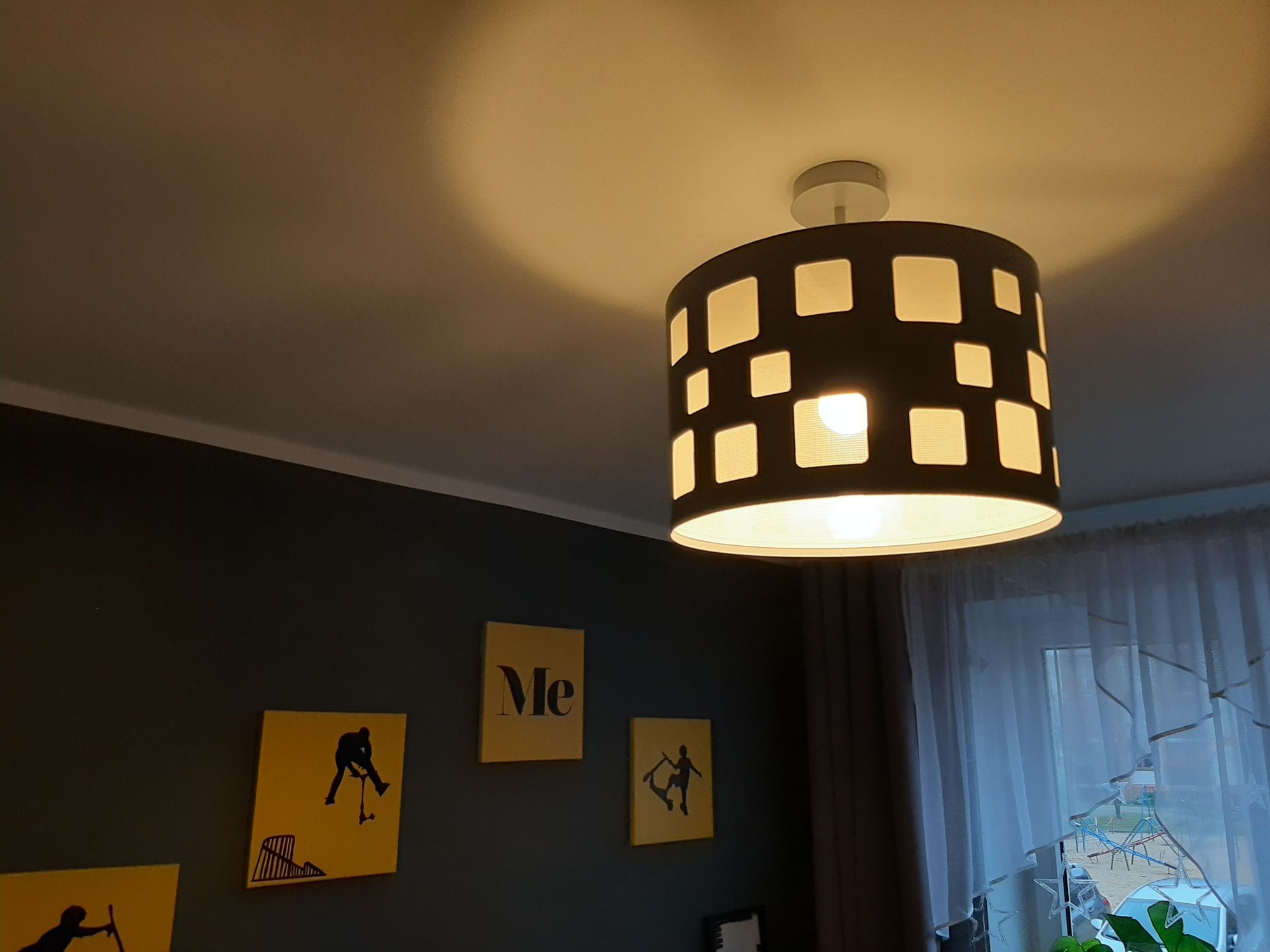 Lampa sufitowa metablowa plus obrazki