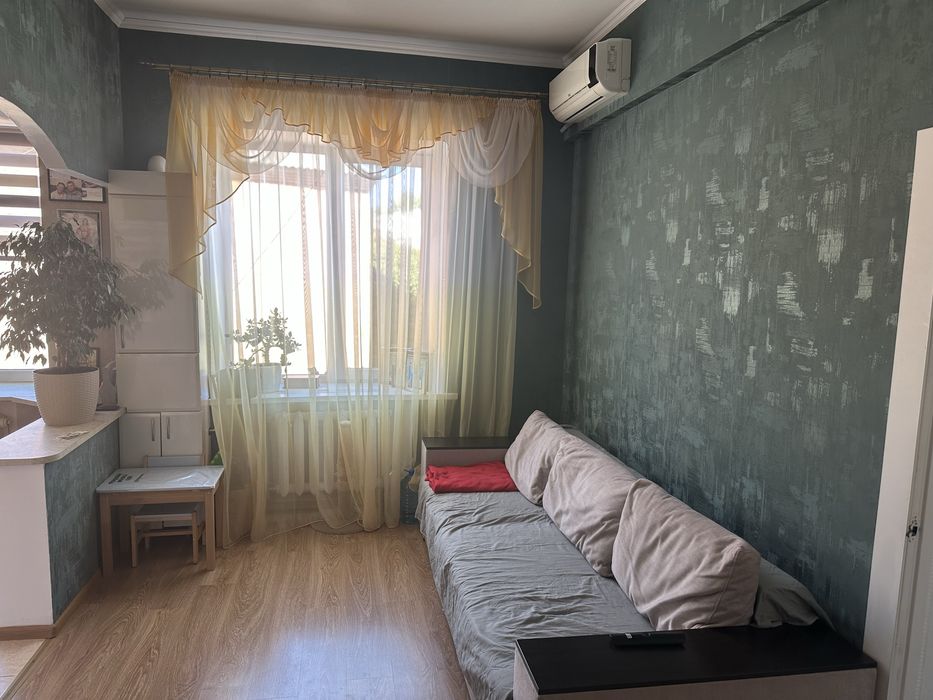 Продам трикімнатну квартиру на Миколаївці