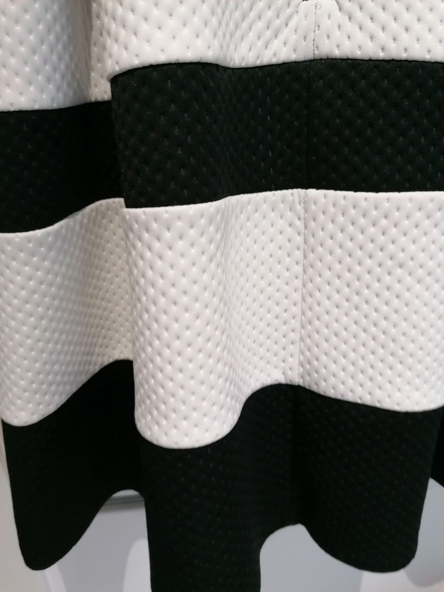 Sukienka czarno - biała, rozmiar XS /S
