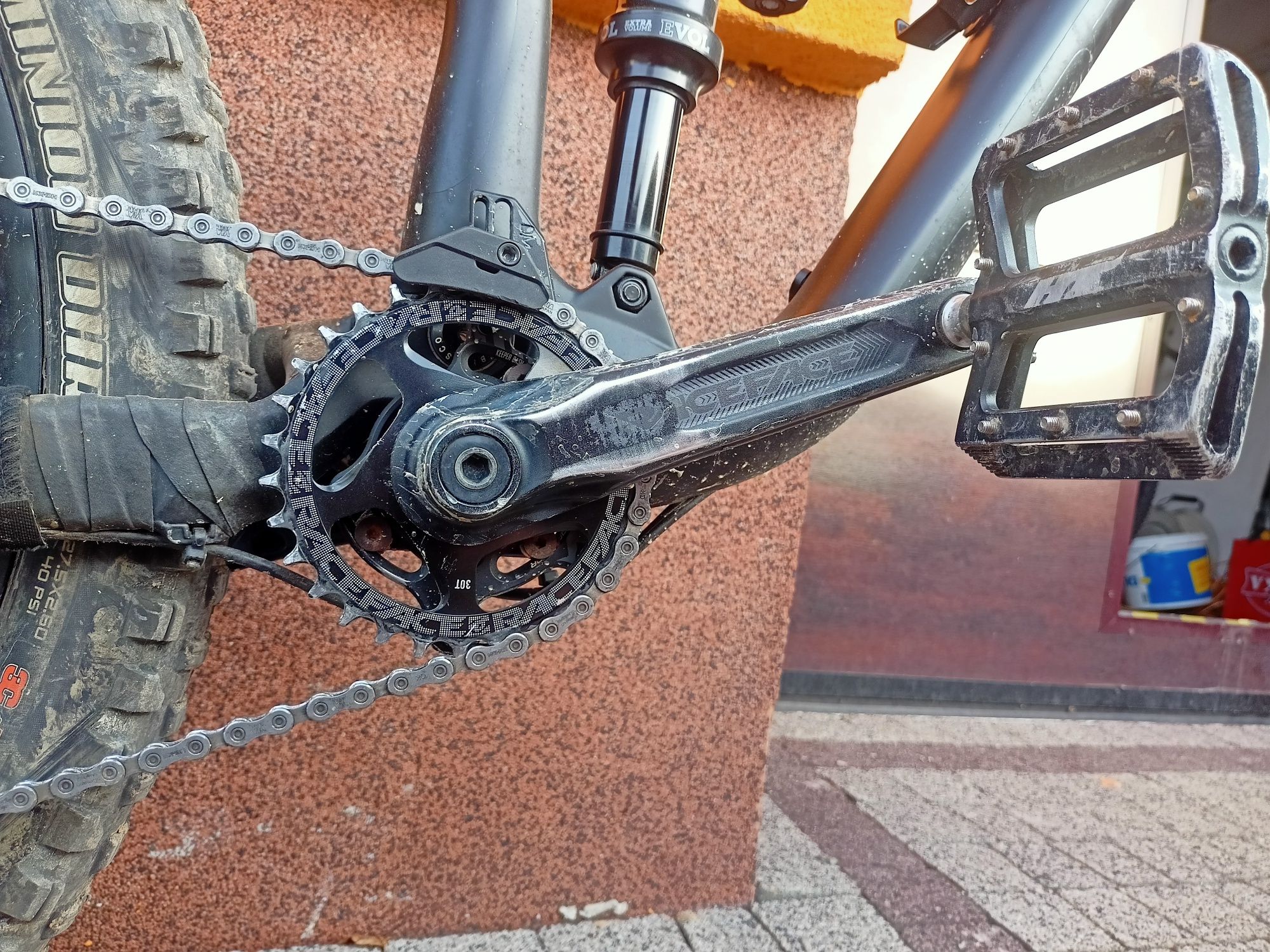 Ns snabb carbon L po serwisie saint fox raceface