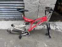 Vendo bicicletas com jantes so nao ten pneus ou troco por aves