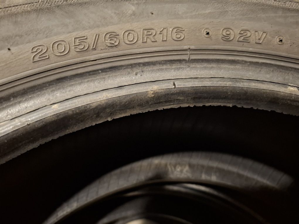 Opony 205/60 r16