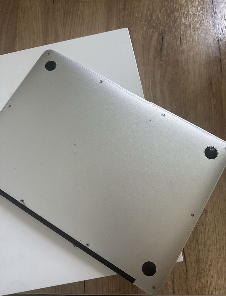 MacBook Air 13 A1466 2017 , 8/256 gb