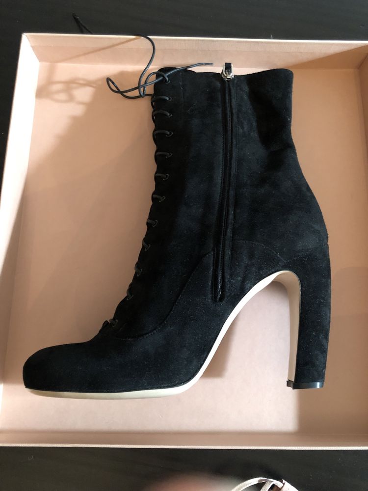 Botas Miu Miu novas